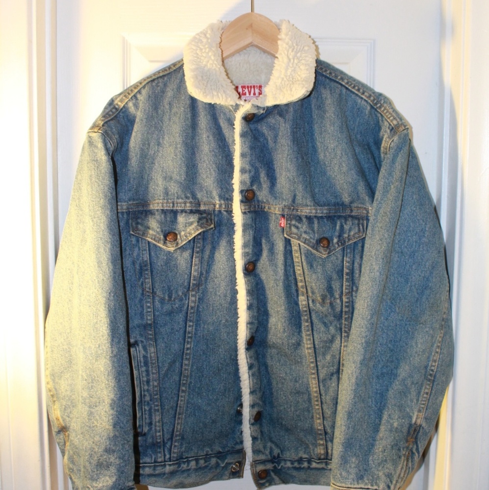 LEVIS VINTAGE DENIM JACKET!